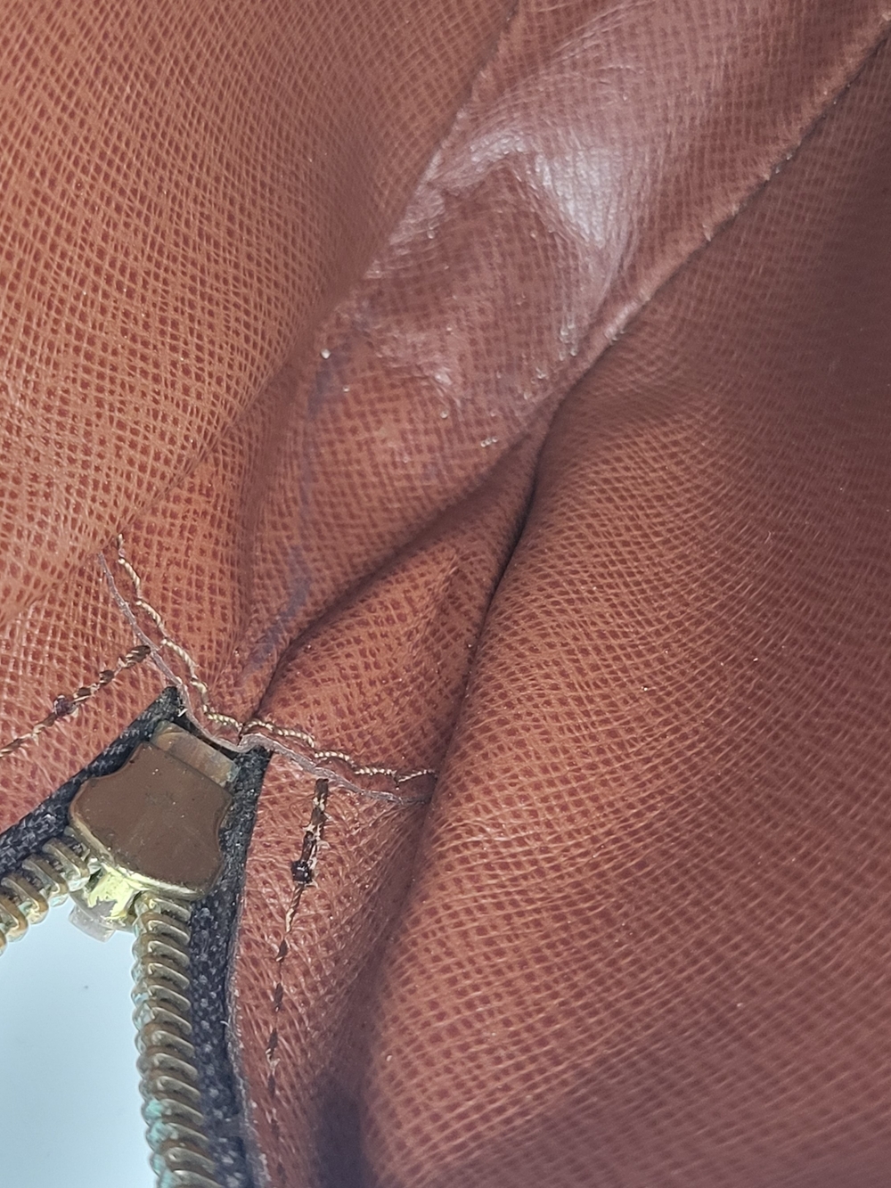 LOUIS VUITTON
Monogram Pochette Marly Bandouliere Crossbody..Authentic. - Picture 12 of 16